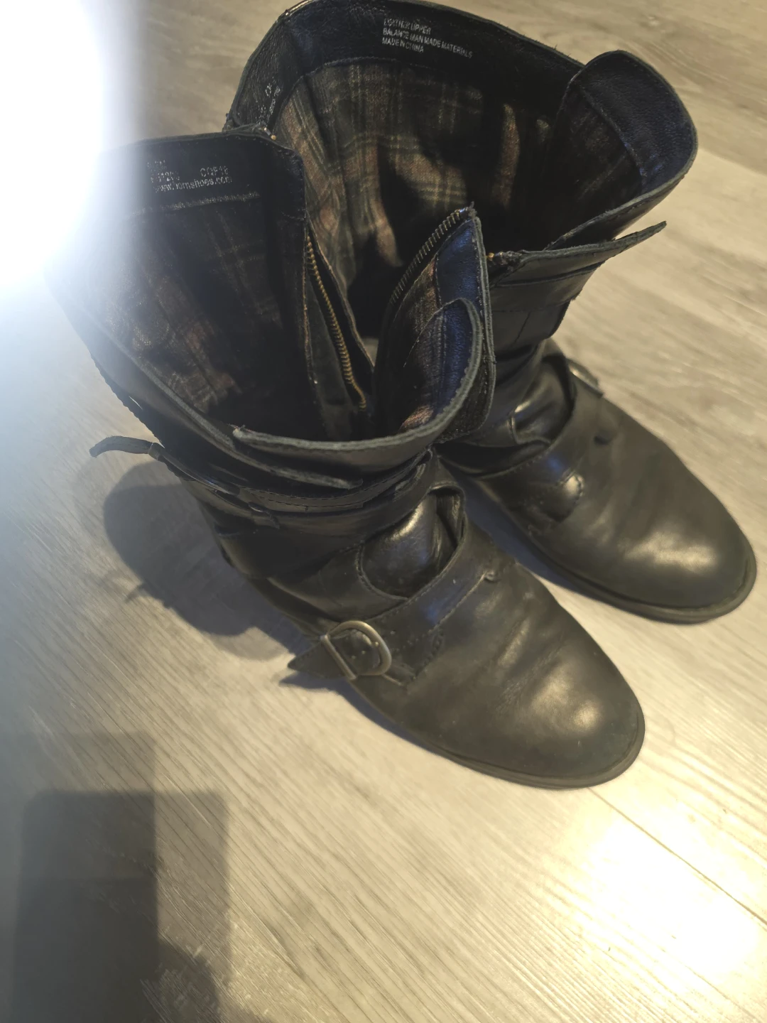 Born Black Leather Boots, Size 7 to 8 - photo 2