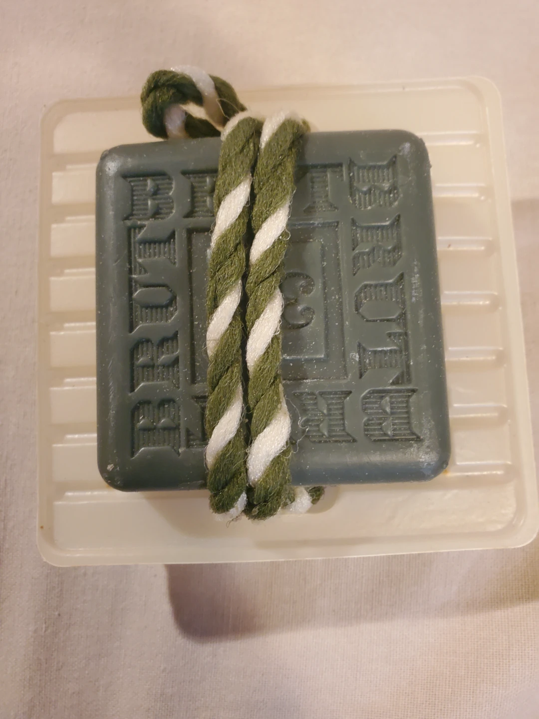 BRUT SOAP ON A ROPE - photo 2