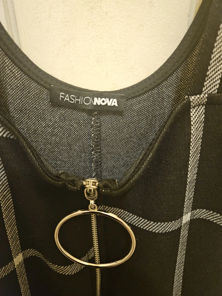 Fashion Nova Plaid Jumpsuit - Size S - photo 3
