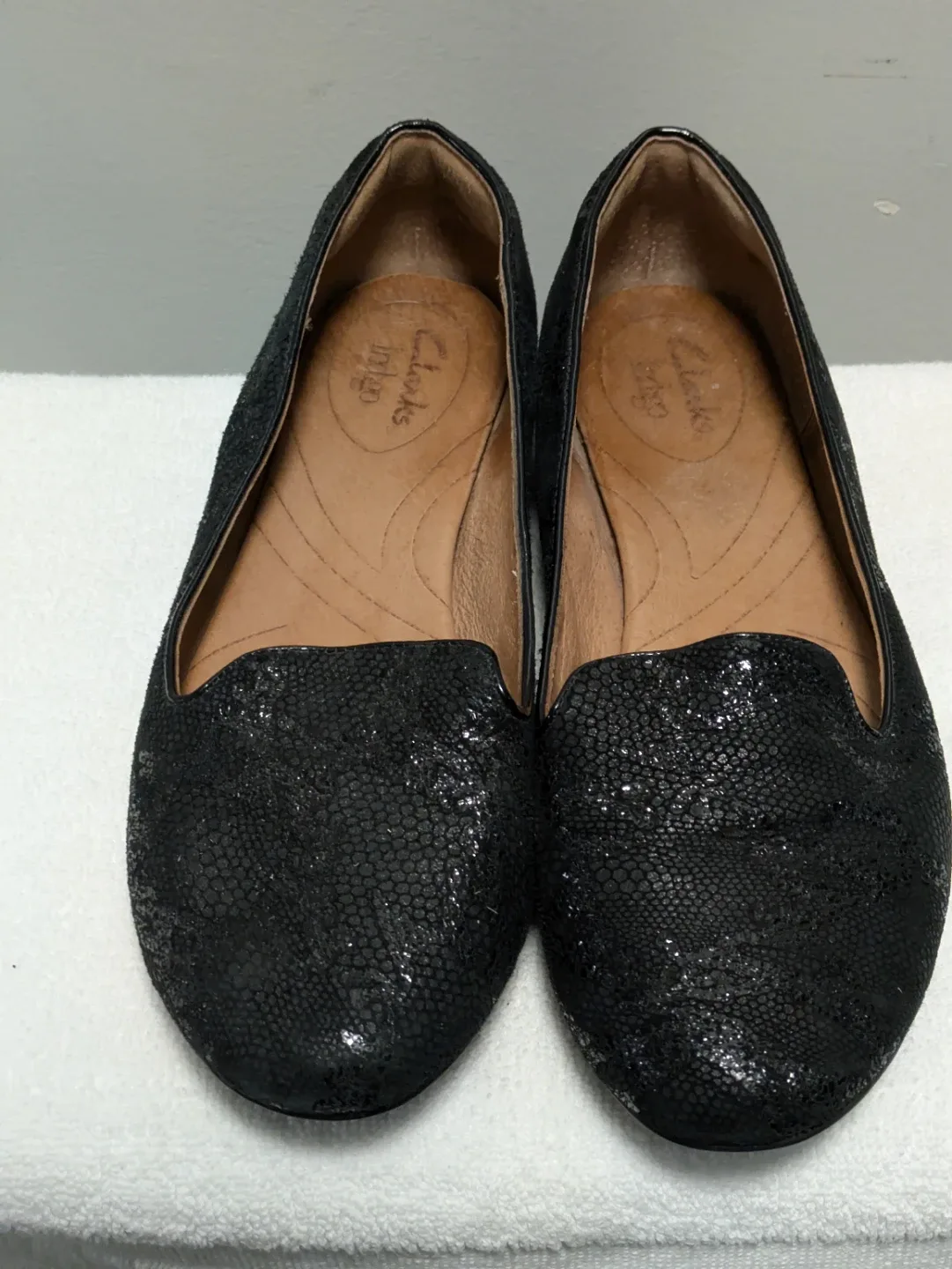 Clarks Indigo Black Flats - Size 8.5