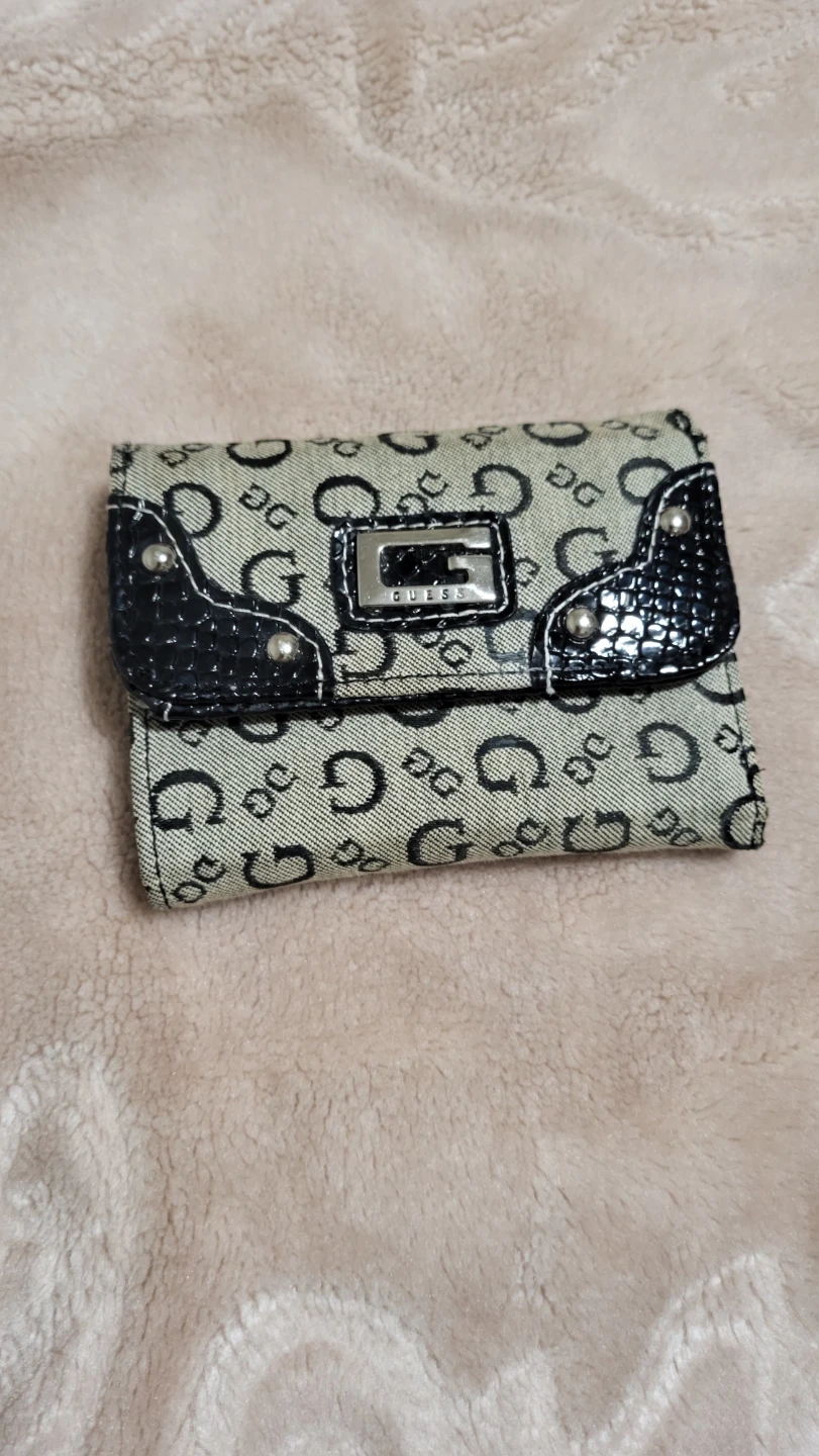 Guess Wallet
