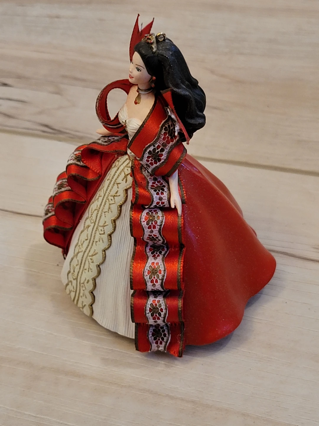 Hallmark Holiday Barbie Ornament 1997 - photo 5