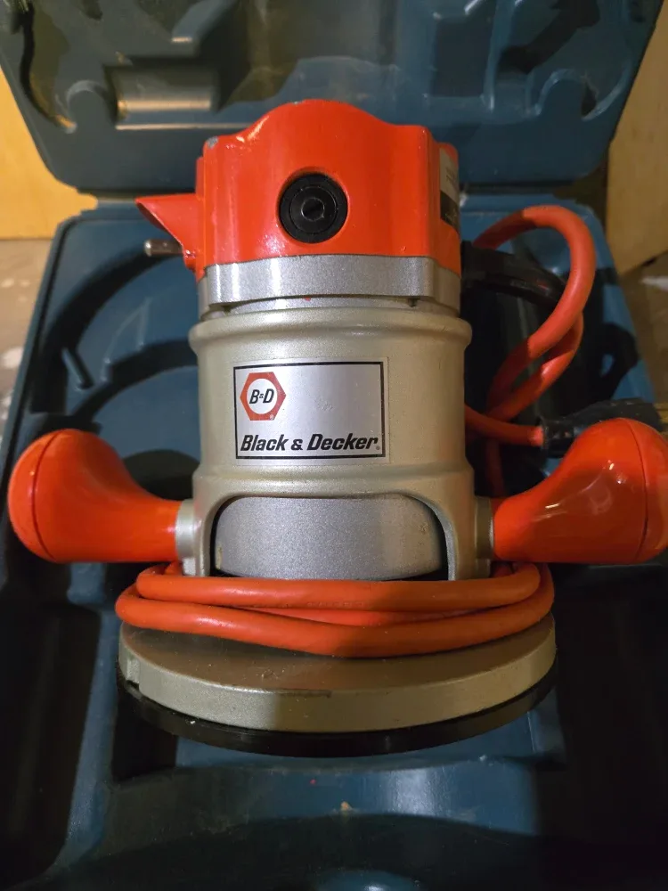 Black & Decker Router with Case & Accessories