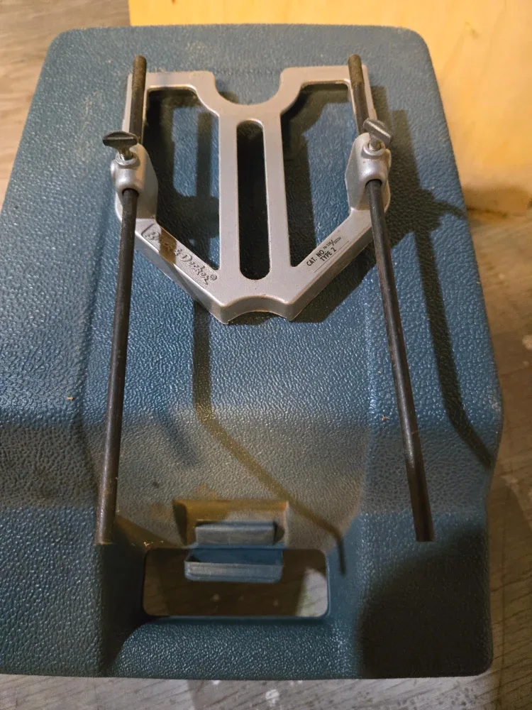 Black & Decker Router with Case & Accessories image indicator(3)