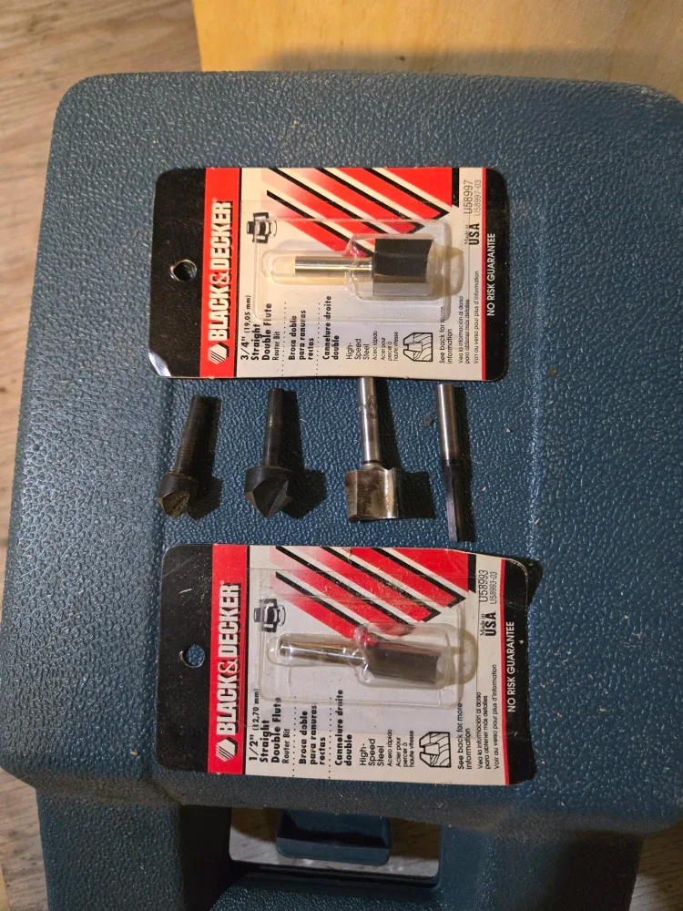 Black & Decker Router with Case & Accessories image indicator(4)