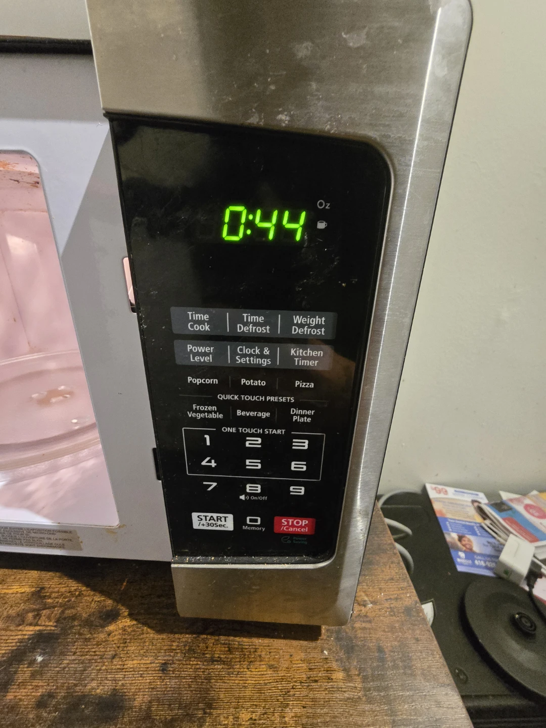 Toshiba Microwave Oven - photo 2
