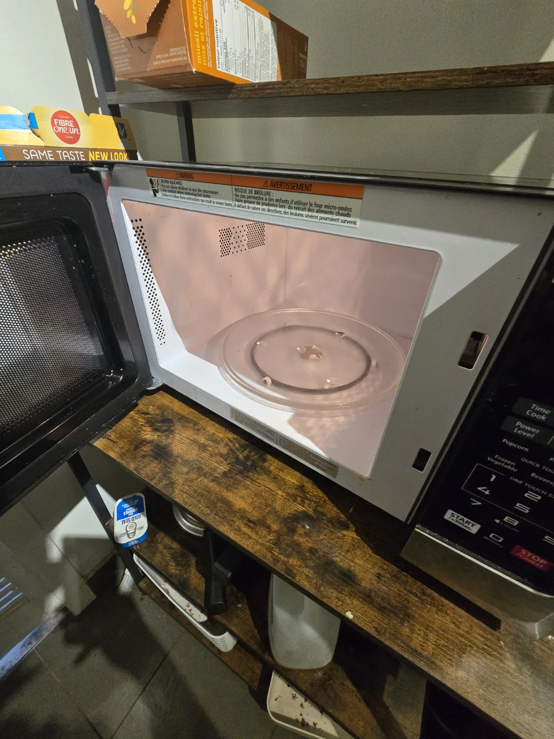 Toshiba Microwave Oven - photo 4
