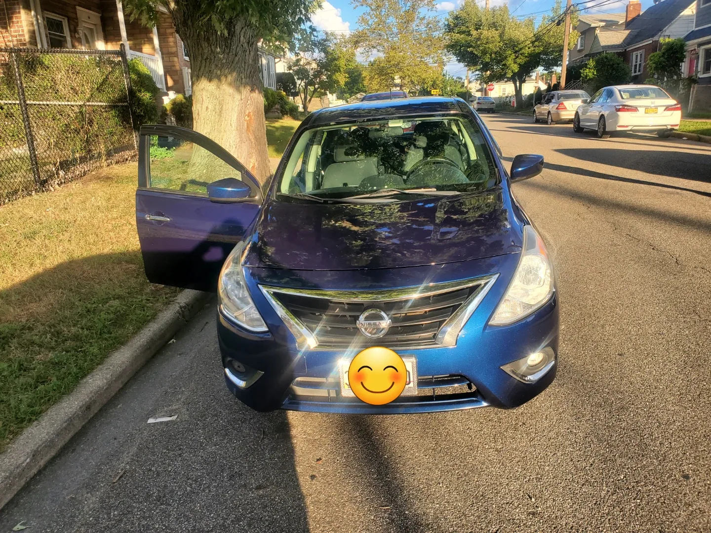 Blue Nissan Versa Sedan image indicator(7)