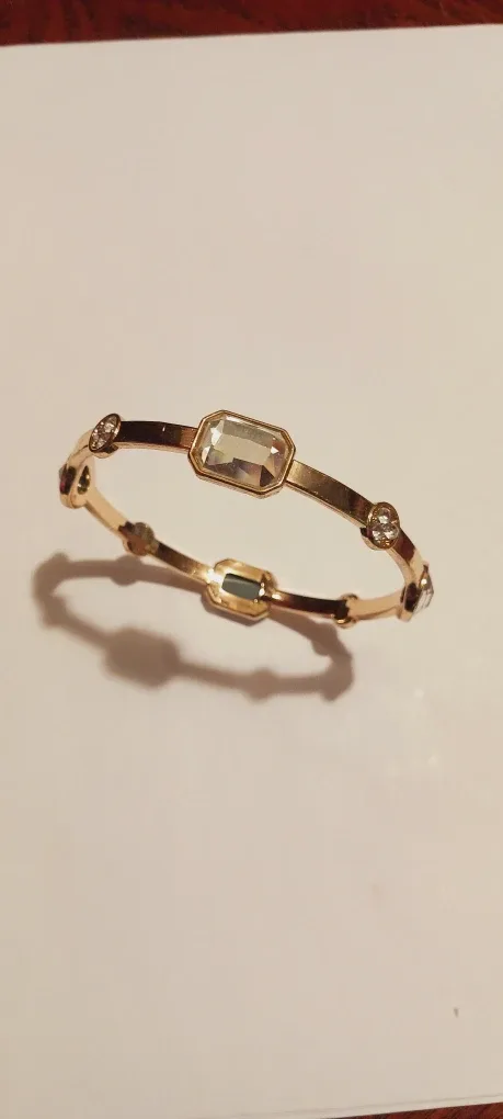 NEW !! Gold Tone Bracelet with Clear Crystals image indicator(3)
