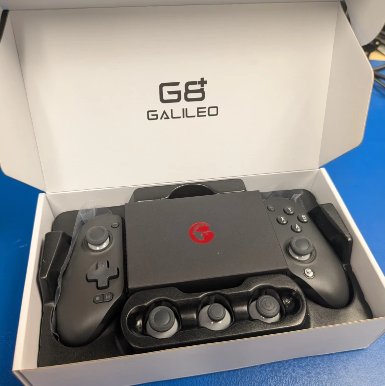 GameSir G8 Galileo Mobile Gaming Controller WITH hard case