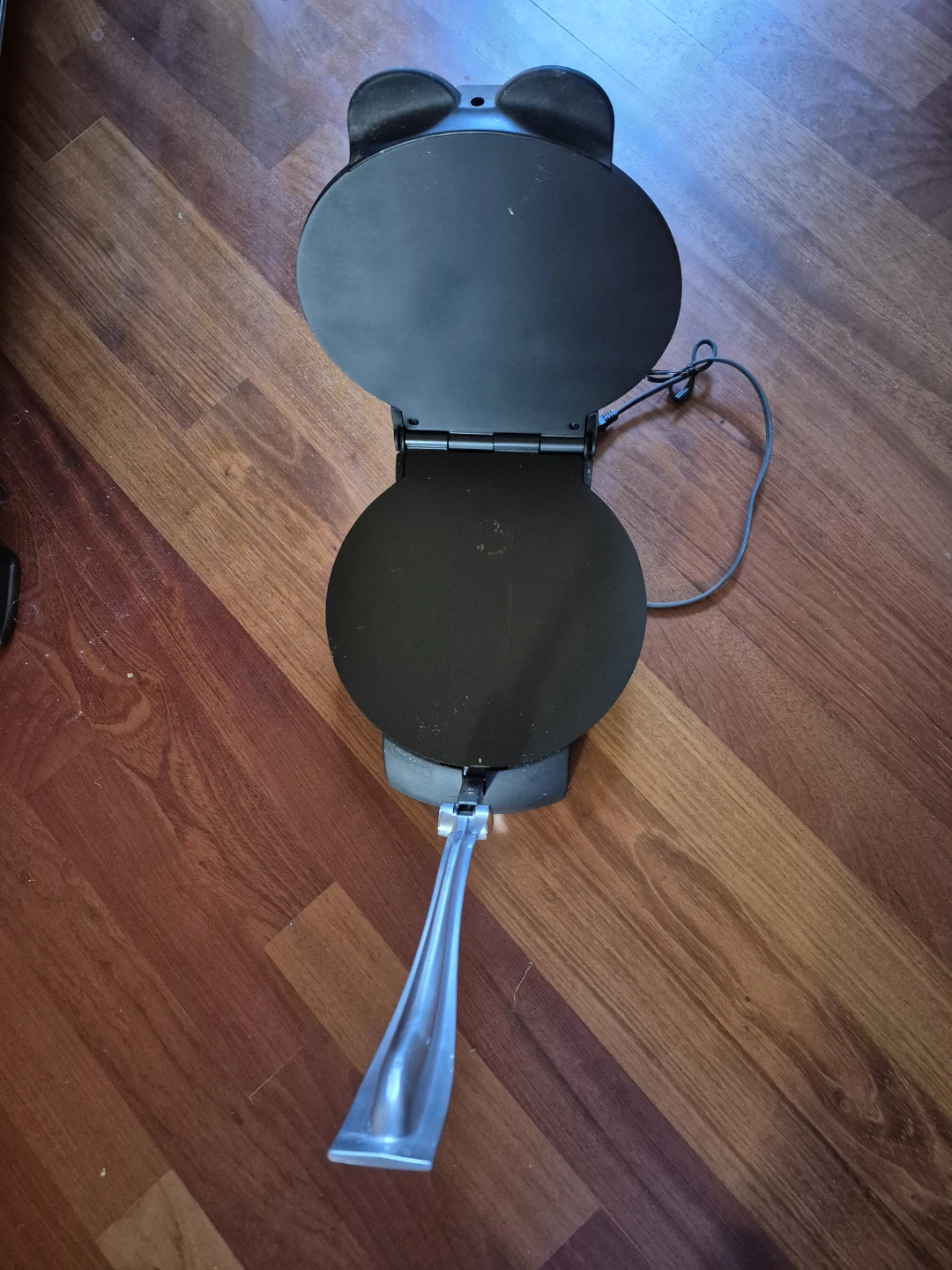 Chef Flo Tortilla Maker- brand new