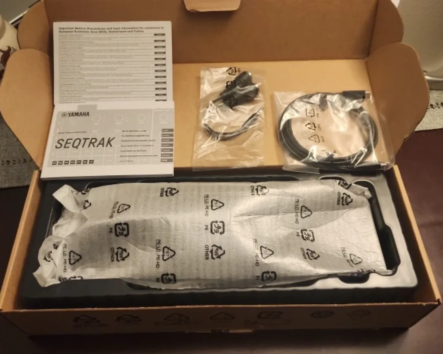 Yamaha SEQTRAK - Barely used - Black image indicator(2)