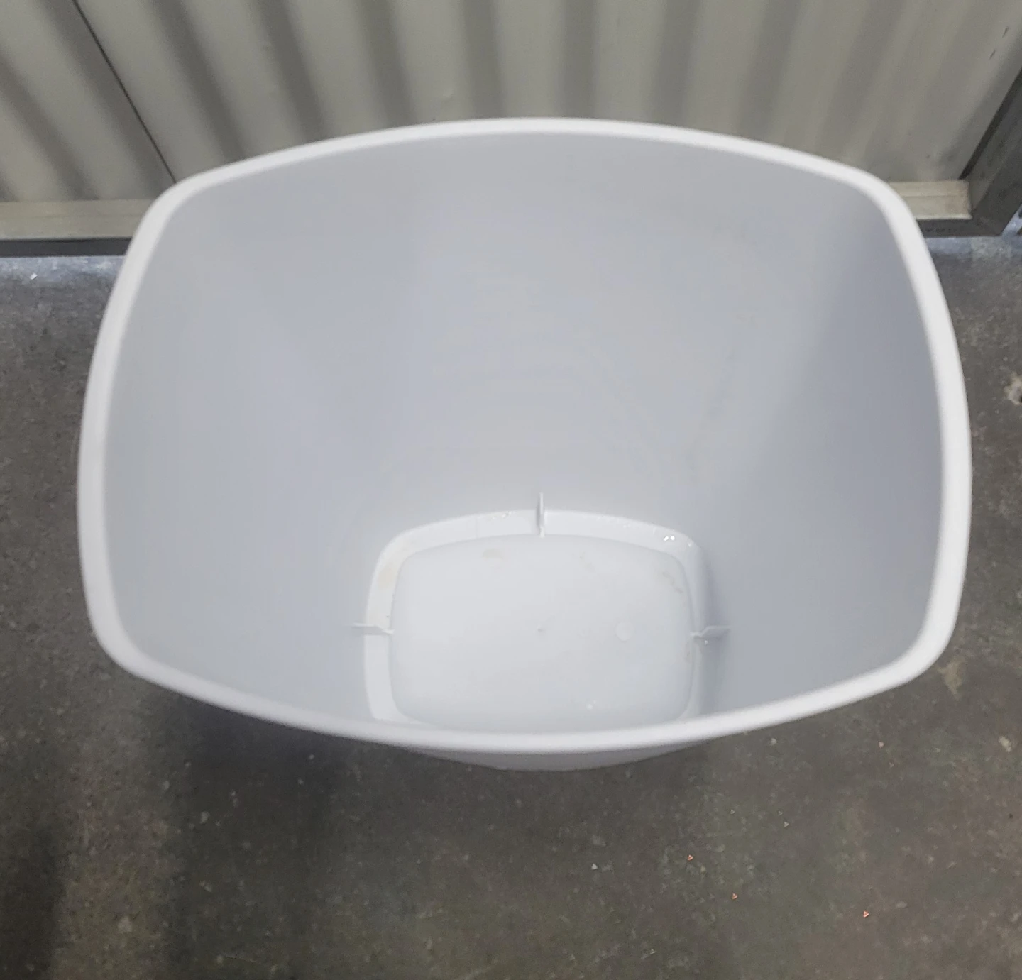 White Touch Top Trash Can - photo 2