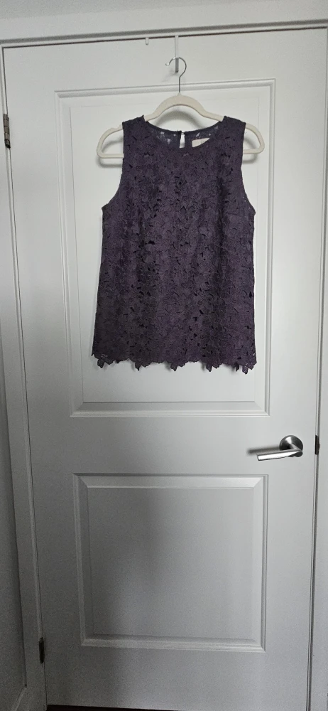ANN TAYLOR LOFT Grey Lace Top - Size Small