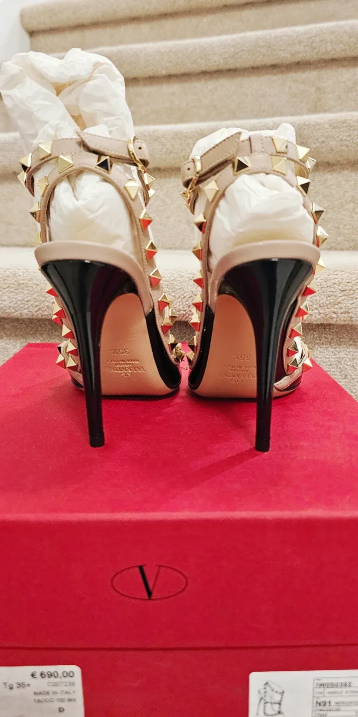 Valentino Rockstud 10cm heels. Size 35.5 image indicator(5)