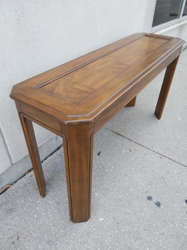 Traditional Wooden Console Table image indicator(2)