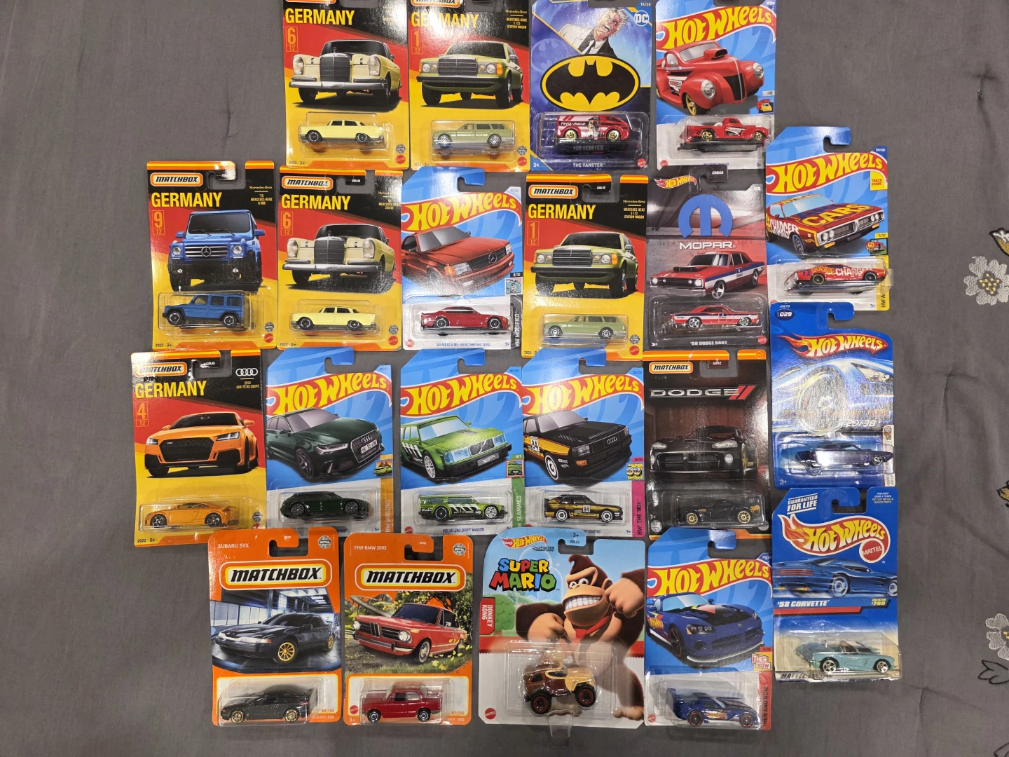 Hot Wheels & Matchbox Diecast Car Collection