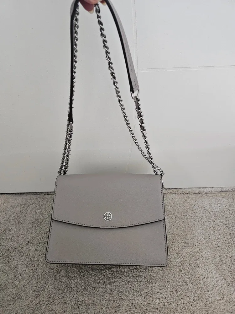 Authentic Tory Burch Grey Leather Crossbody Bag image indicator(2)