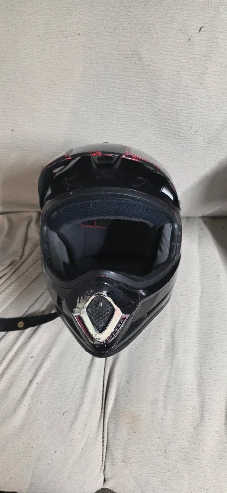 Black & Red Motorcycle Helmet image indicator(2)