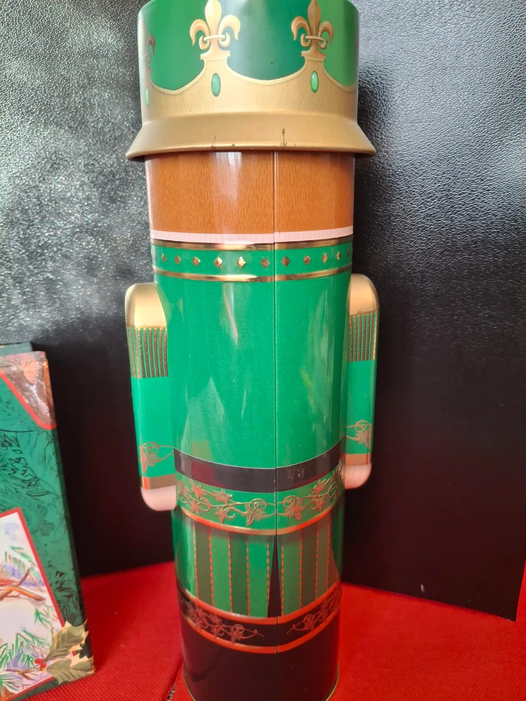 Nutcracker Tin  Box image indicator(8)