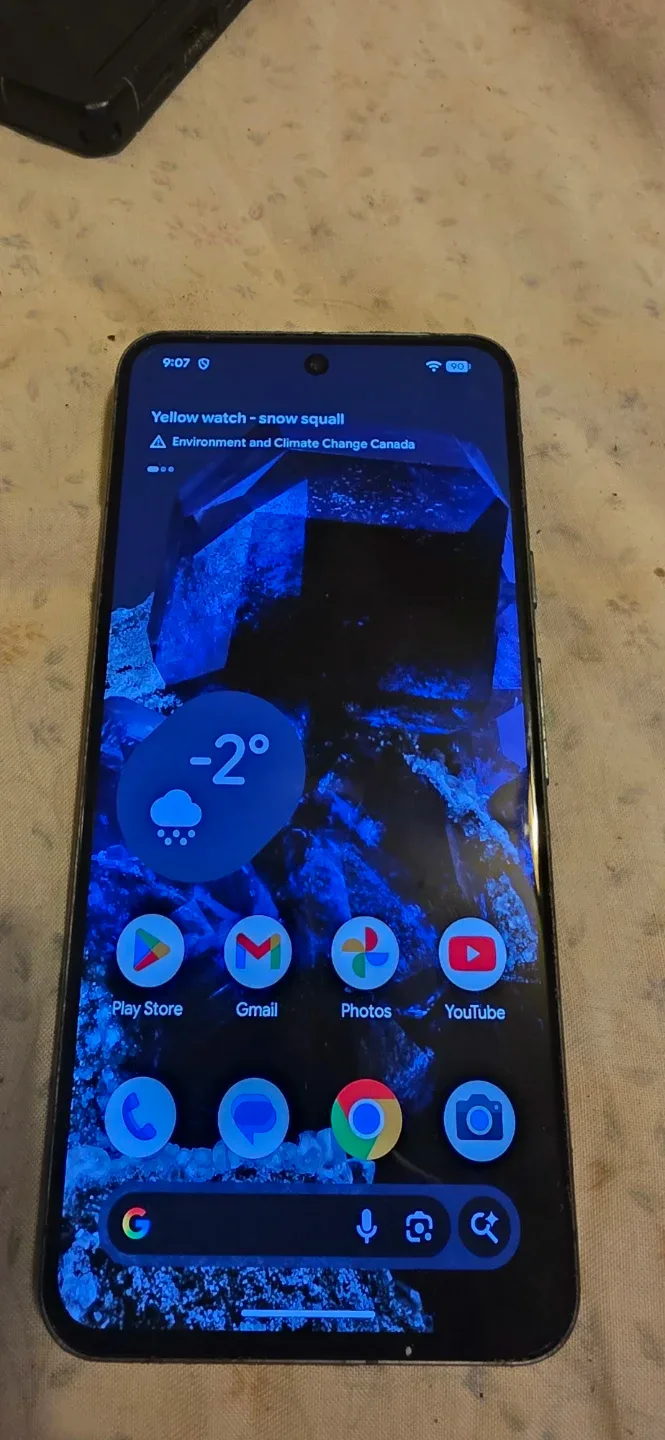 Google Pixel 8 - Like New!