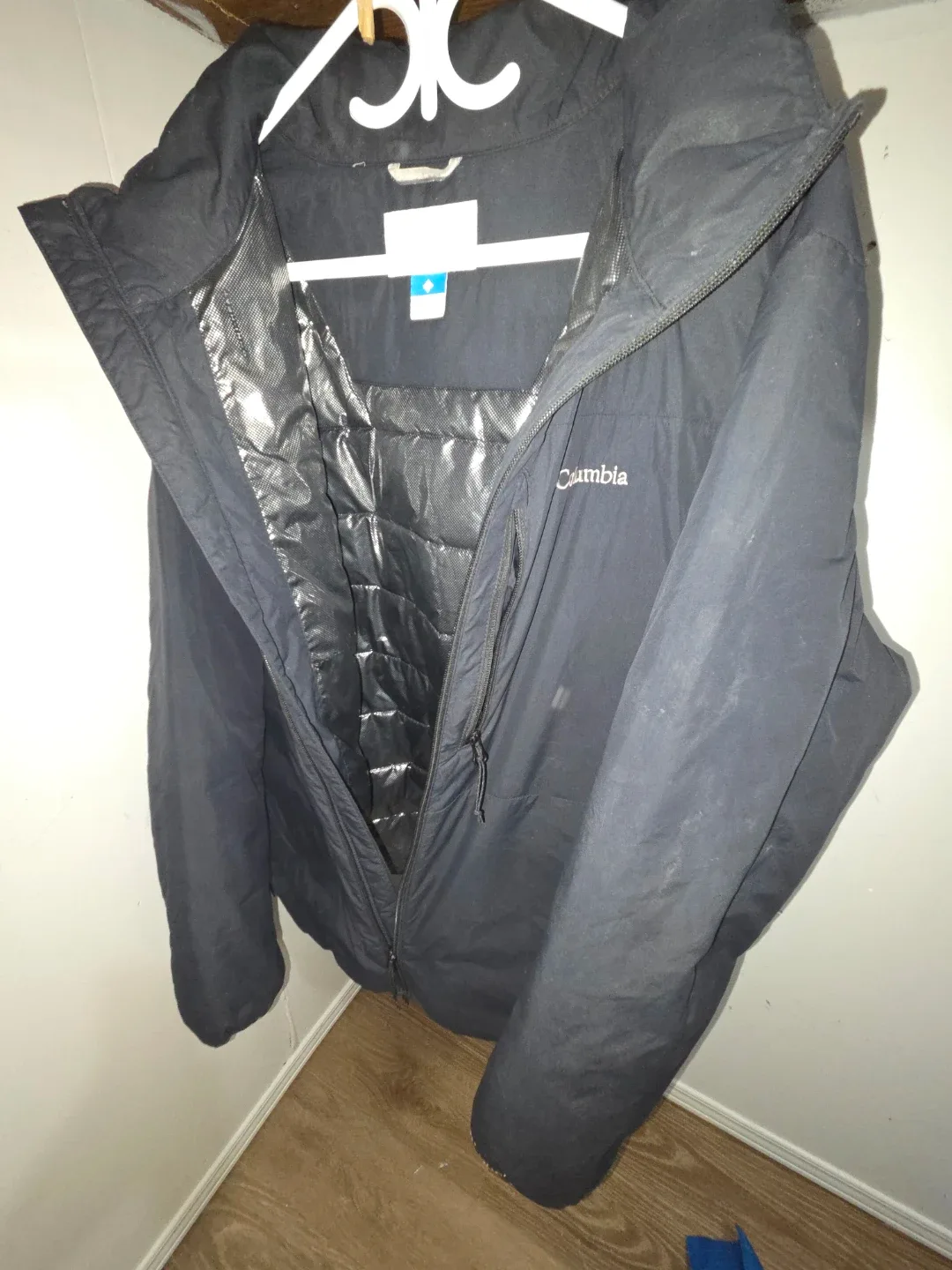 #Cleanout Columbia Black Jacket image indicator(3)