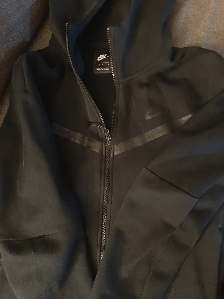 Nike Tech Fleece Full-Zip Hoodie - Black, Size L