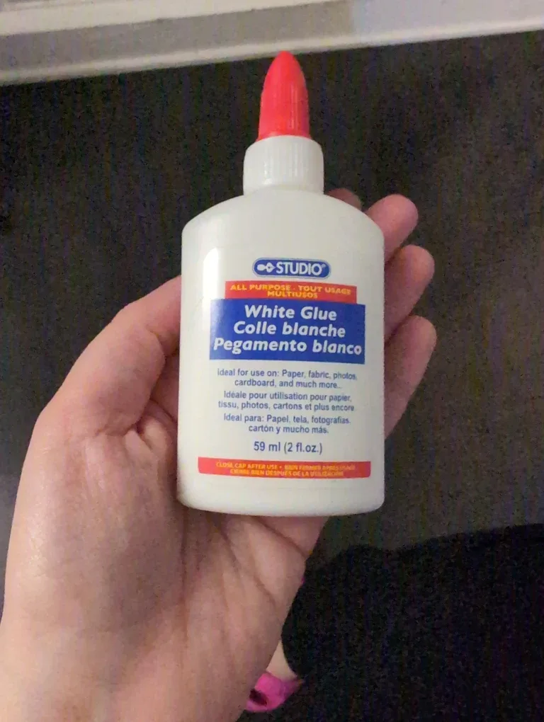 Studio White Glue 59ml #Cleanout