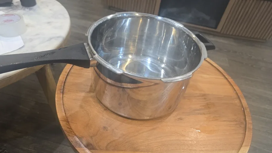 Stainless Steel Pressure Cooker 5ltr image indicator(3)