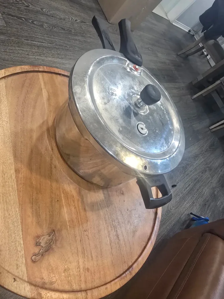 Stainless Steel Pressure Cooker 5ltr image indicator(4)