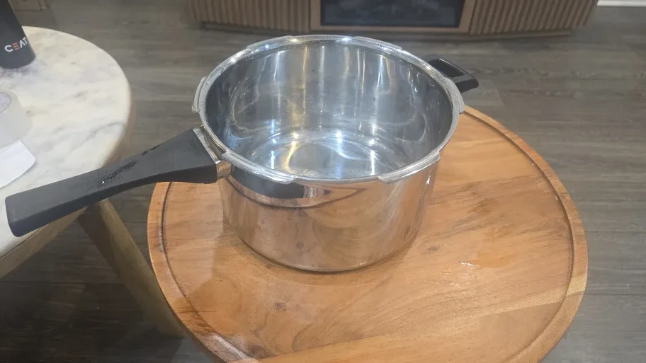 Stainless Steel Pressure Cooker 5ltr image indicator(5)