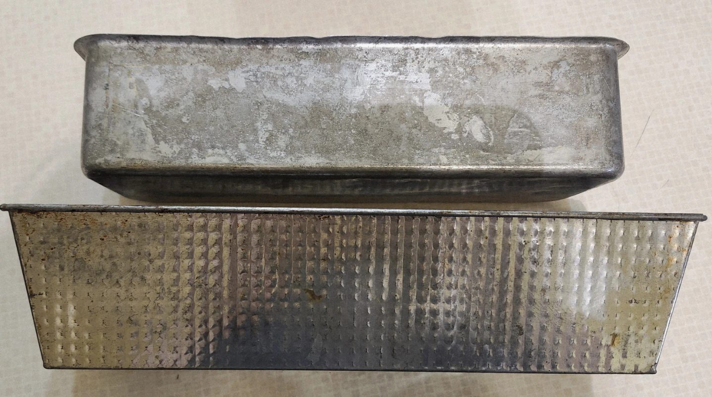 Two vintage Loaf Pans #gifting