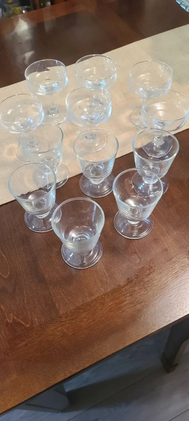 Set of 12 Vintage Dessert Glasses image indicator(2)