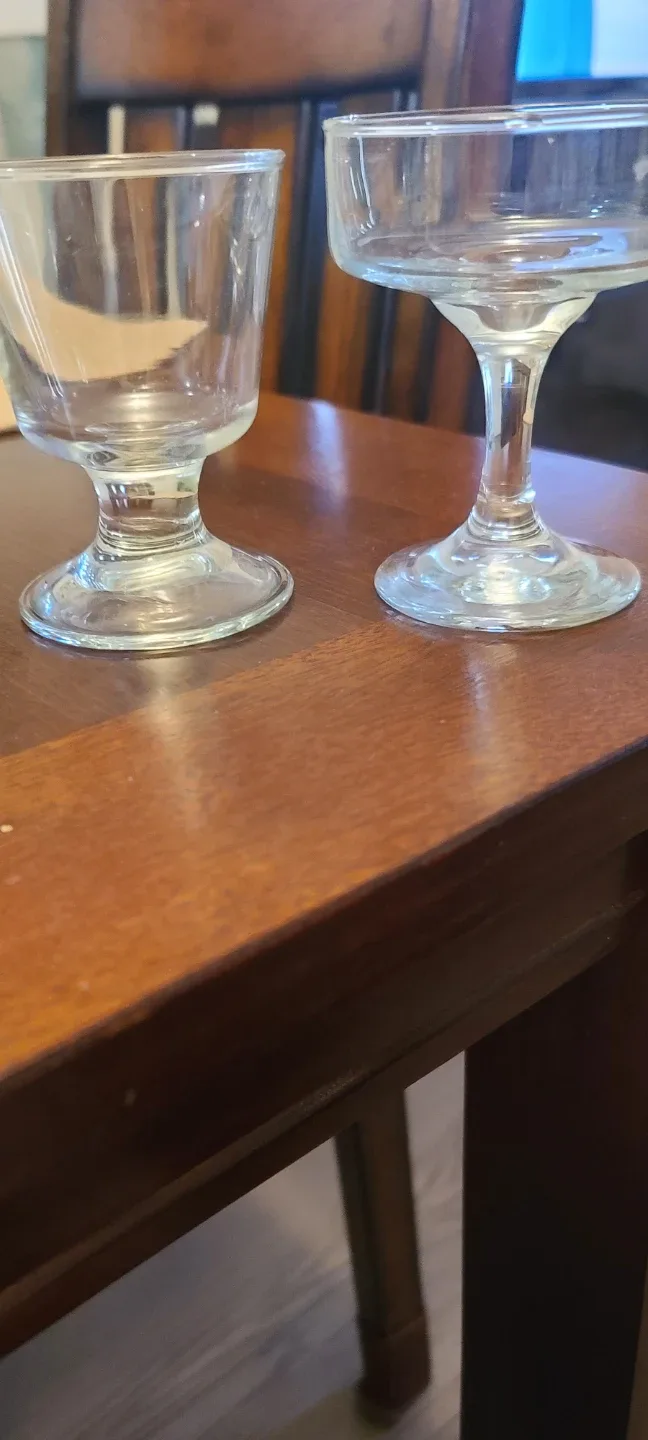 Set of 12 Vintage Dessert Glasses image indicator(6)