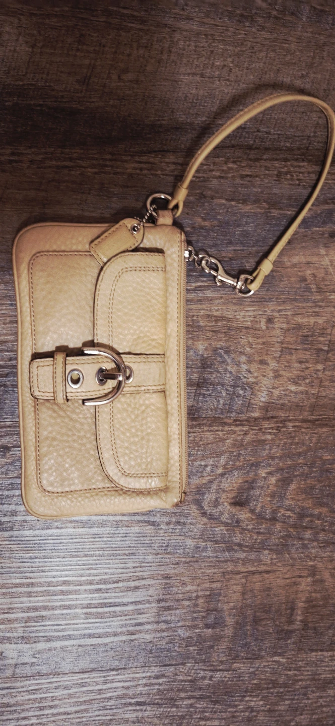 Vintage cream Coach Wristlet