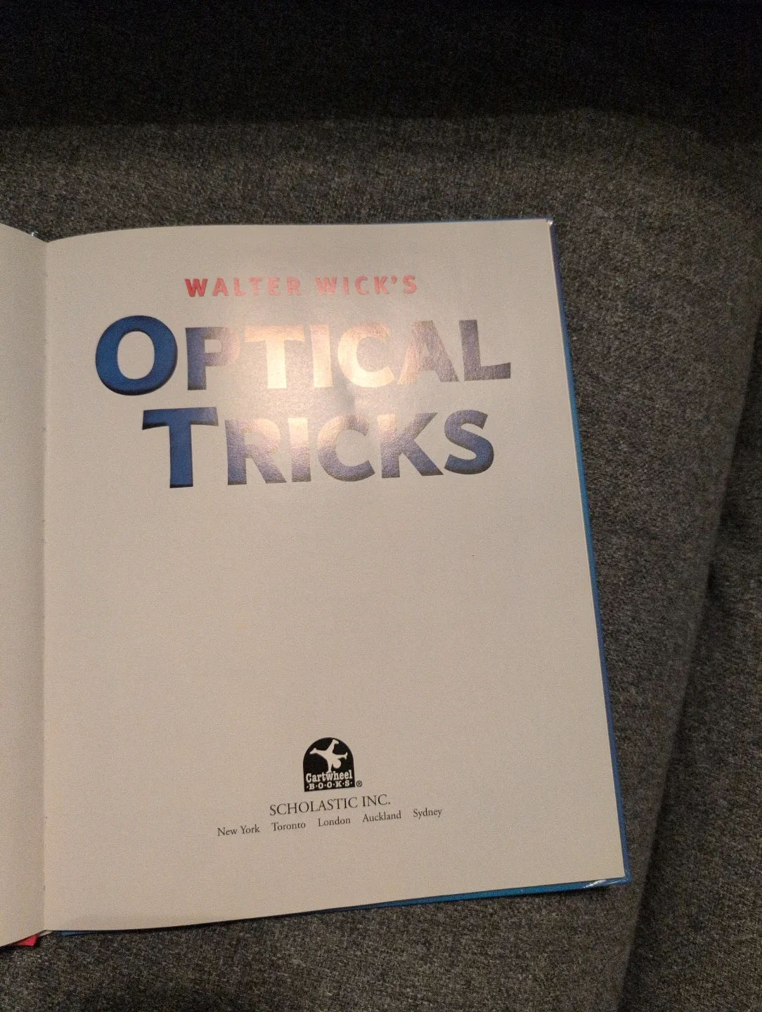 Optical Tricks by Walter Wick image indicator(2)