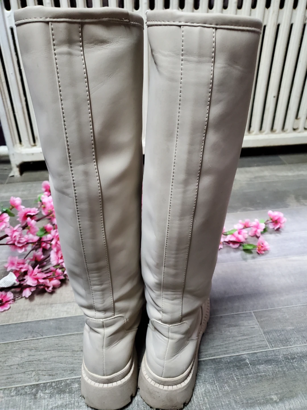 Cassietta off-white/light grey knee high boots -- Size 7 - photo 5