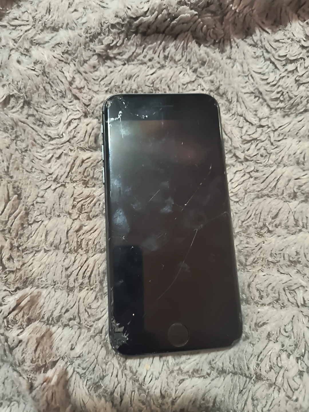 iPhone - Damaged Screen