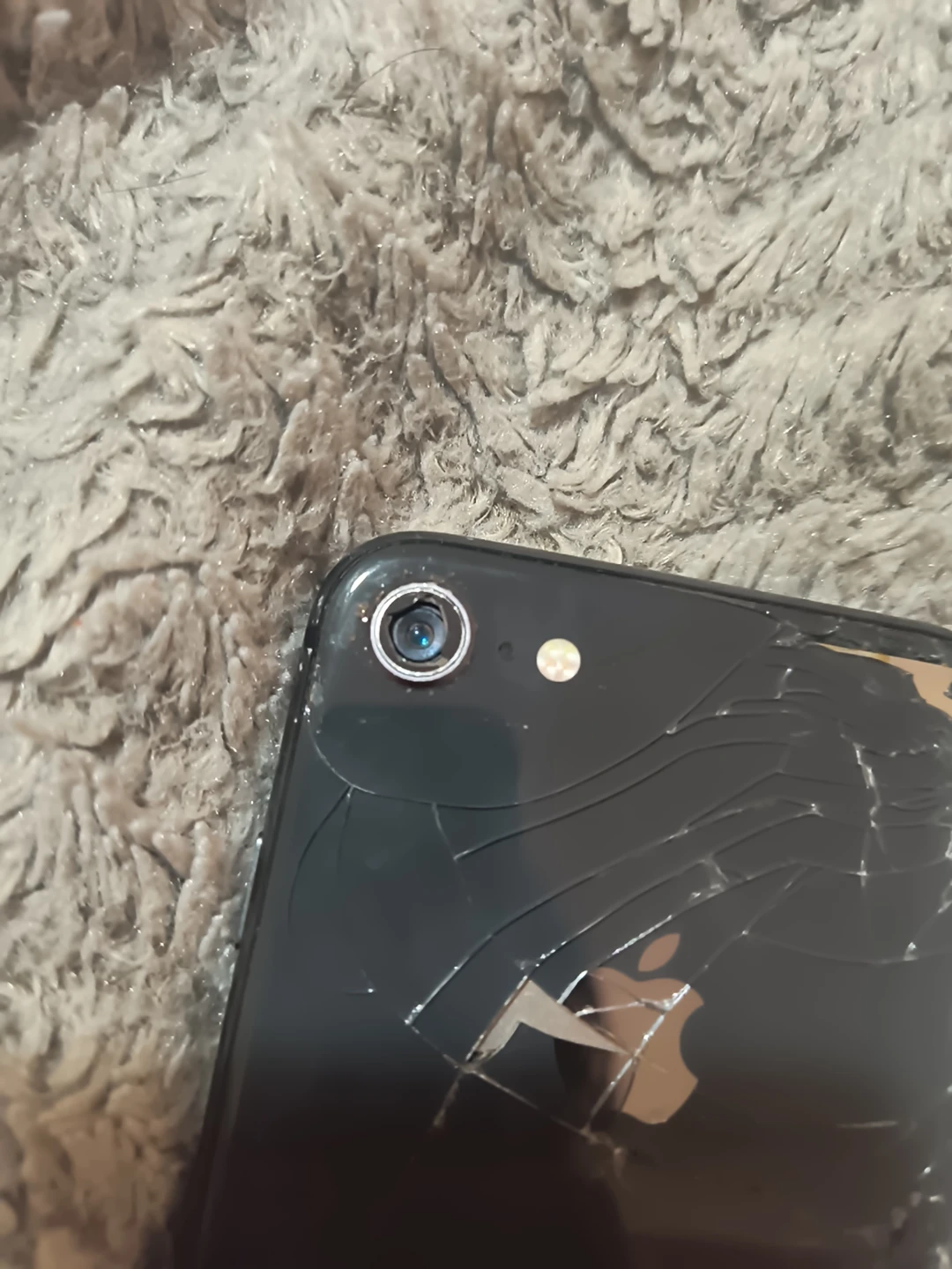 iPhone - Damaged Screen - photo 4