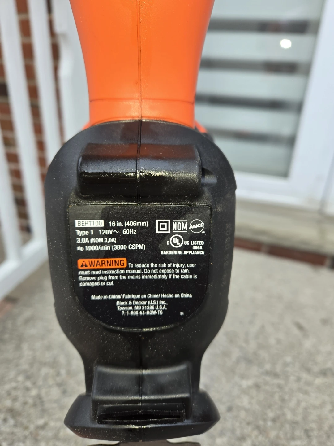 Black+Decker BEHT100 Corded Hedge Trimmer - 16 inch - photo 3