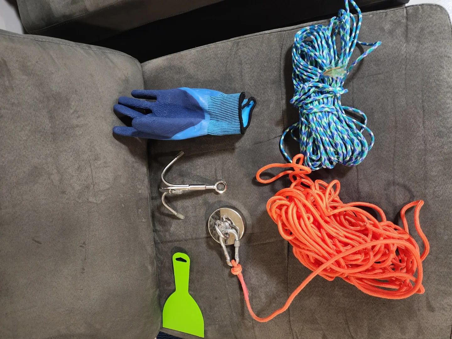 Magnet Fishing Kit - Ropes, Glove, Scraper, Hook