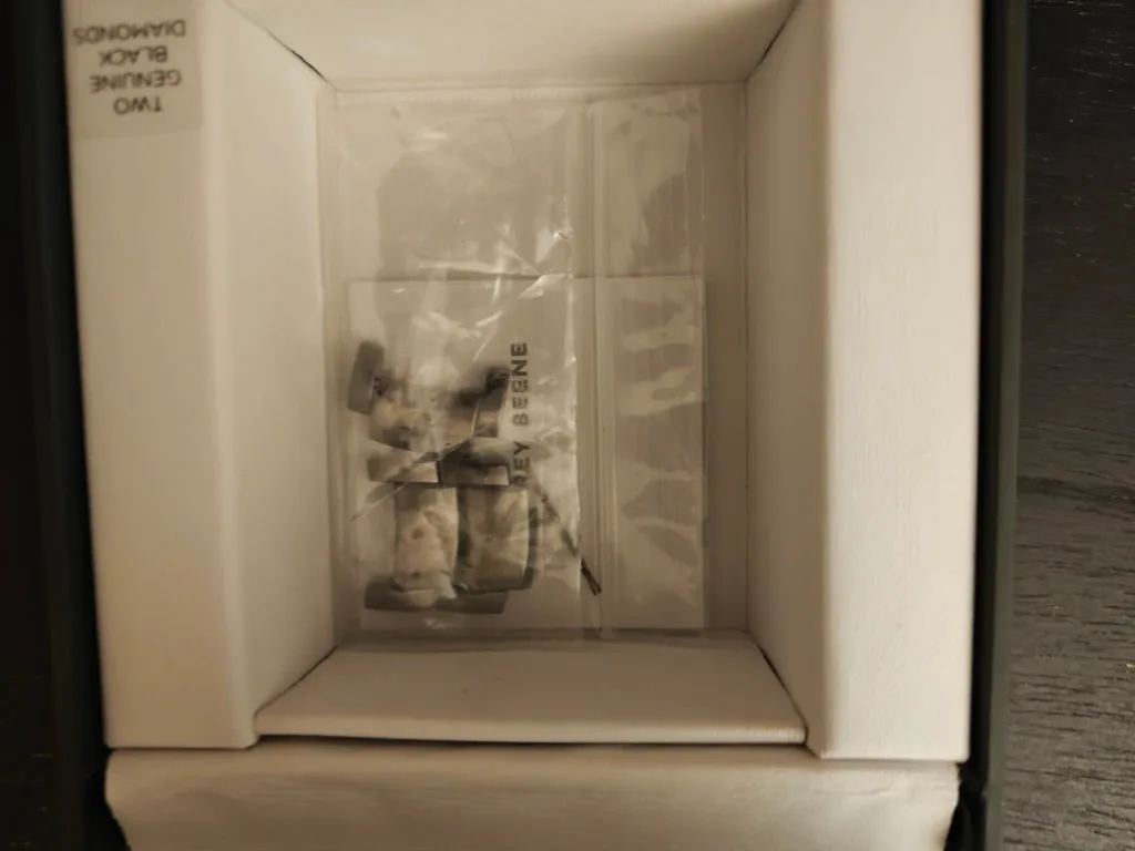 #Cleanout - Geoffrey Beene Black Diamond Watch image indicator(3)