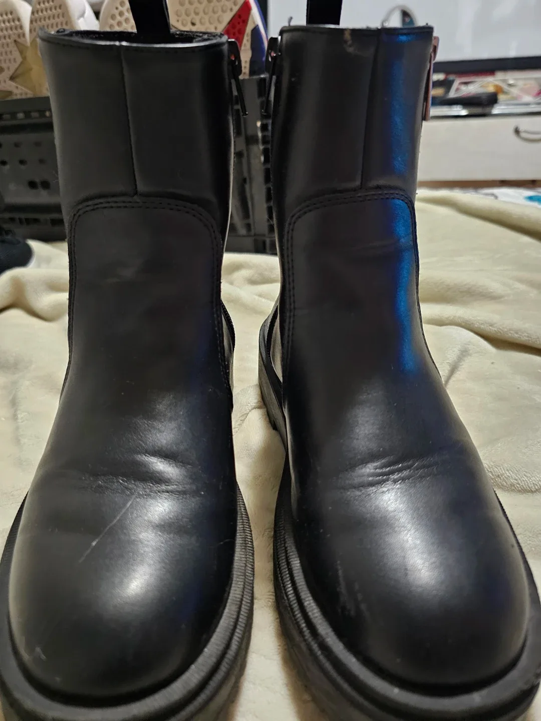 Zara Black Ankle Boots Size 35 image indicator(2)