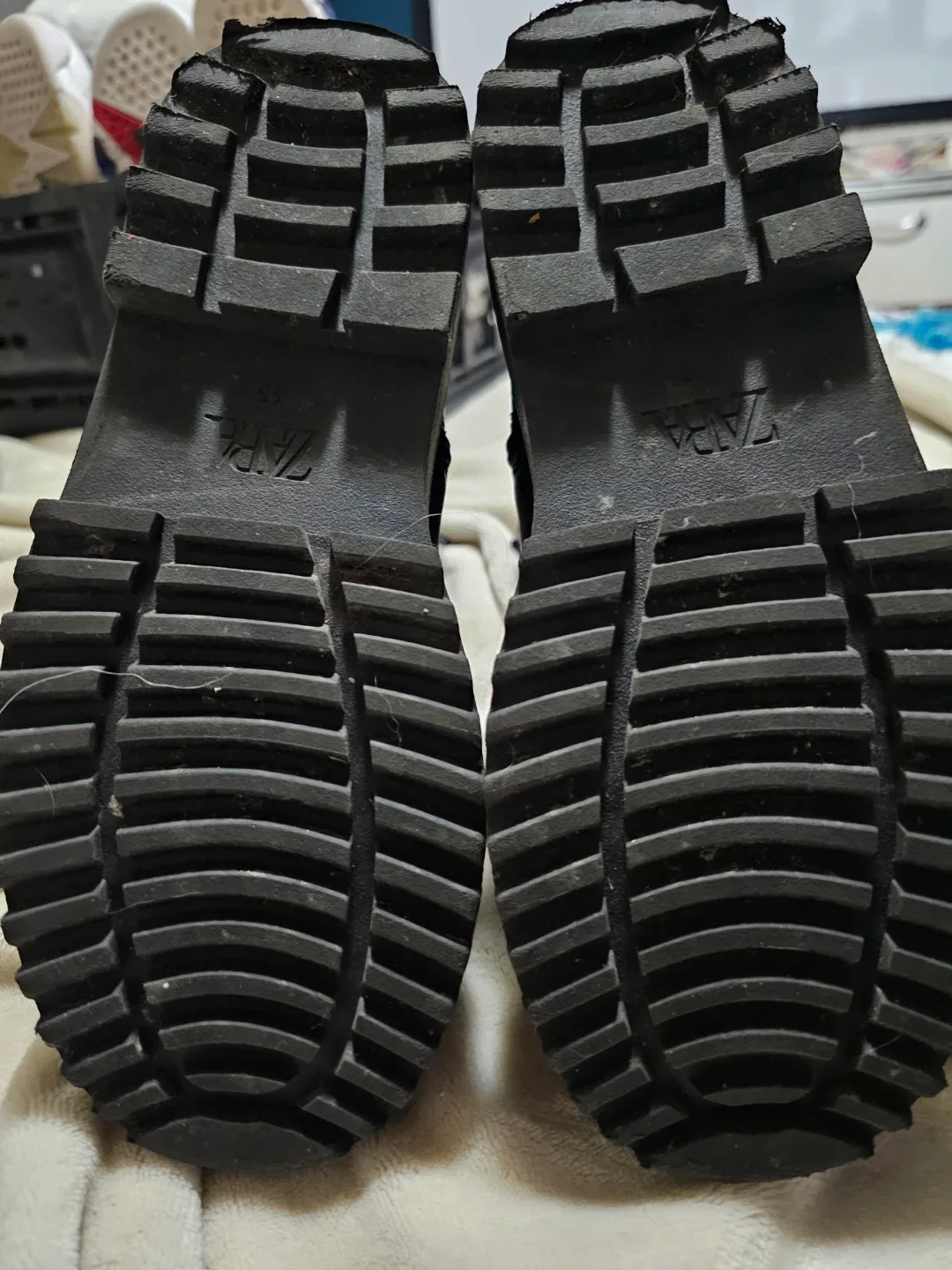 Zara Black Ankle Boots Size 35 image indicator(4)