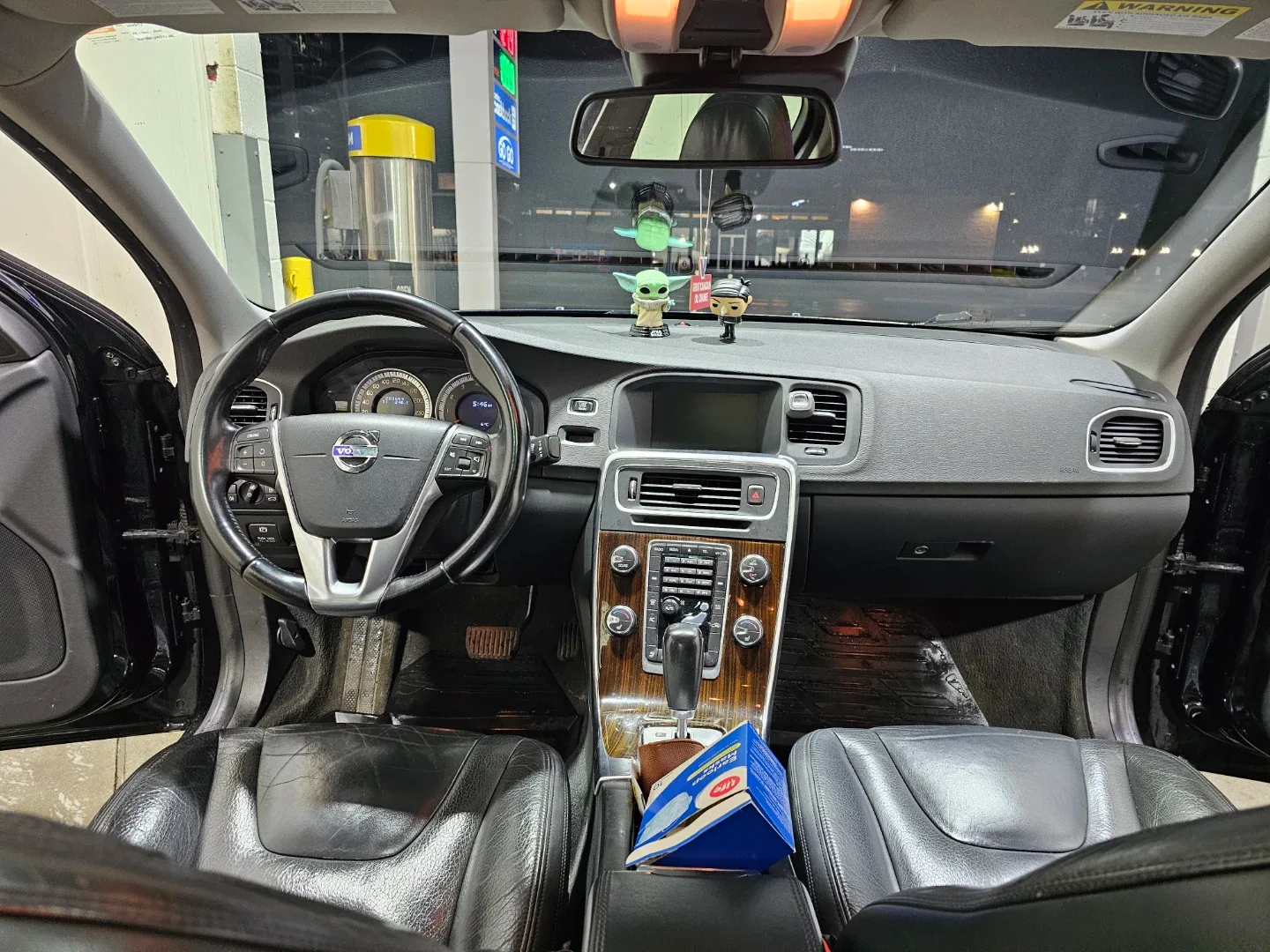 FOR SALE: 2012 Volvo S60 T6 AWD – Fully Loaded image indicator(7)