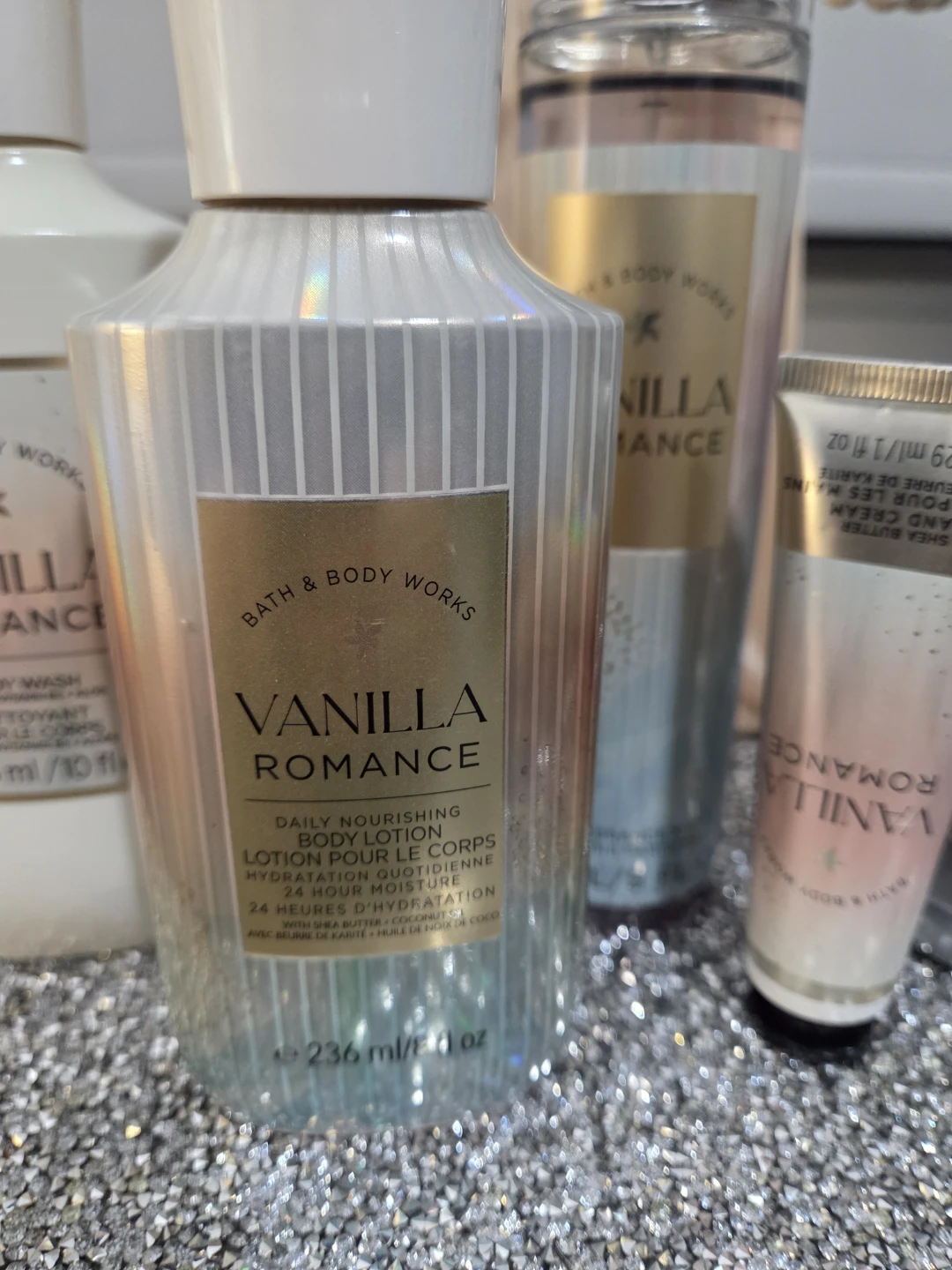 ❤️❤️NWT BATH & BODY WORKS VANILLA ROMANCE GIFT SET❤️❤️ - photo 4