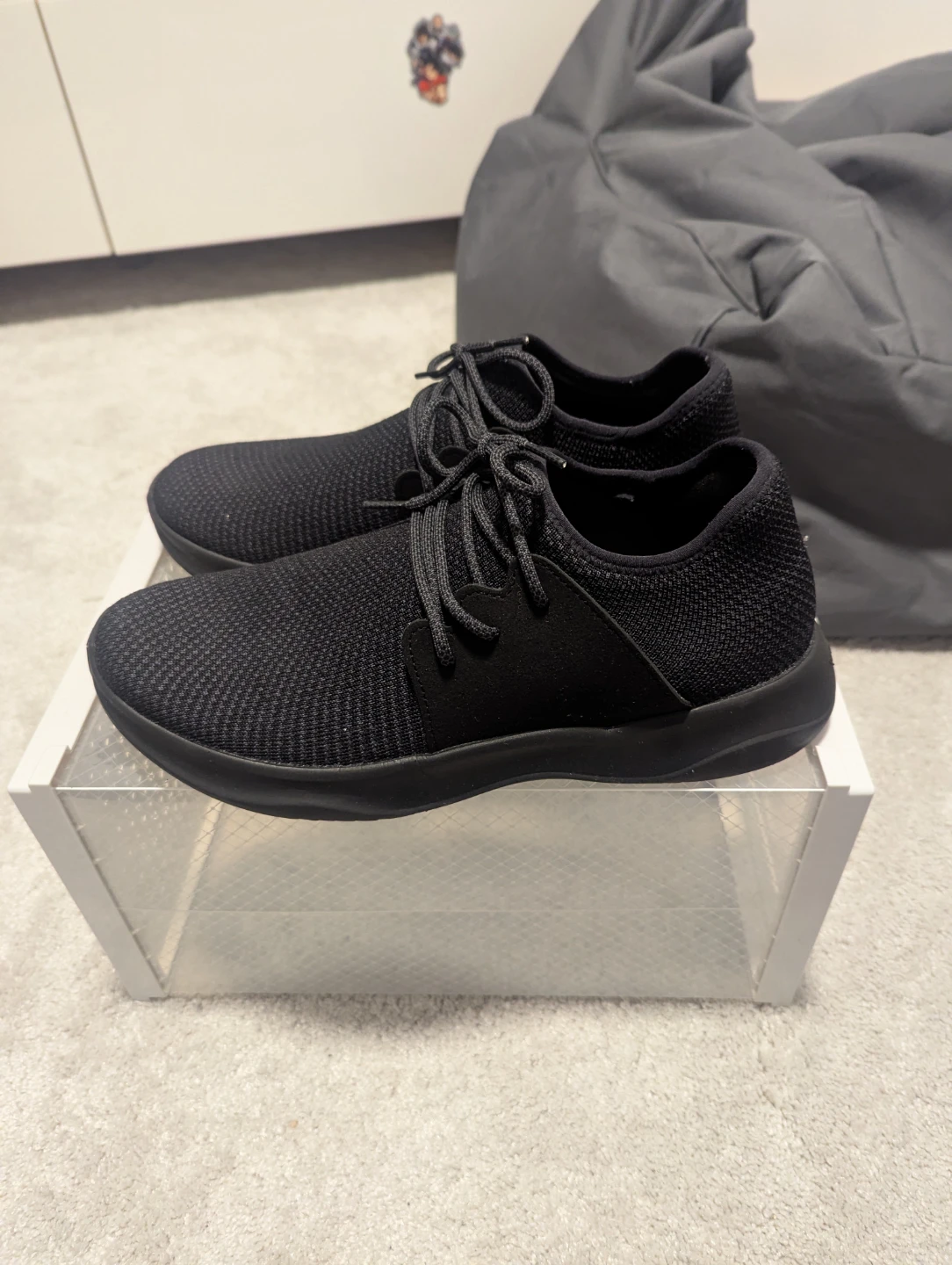 Men's size 11 vessi