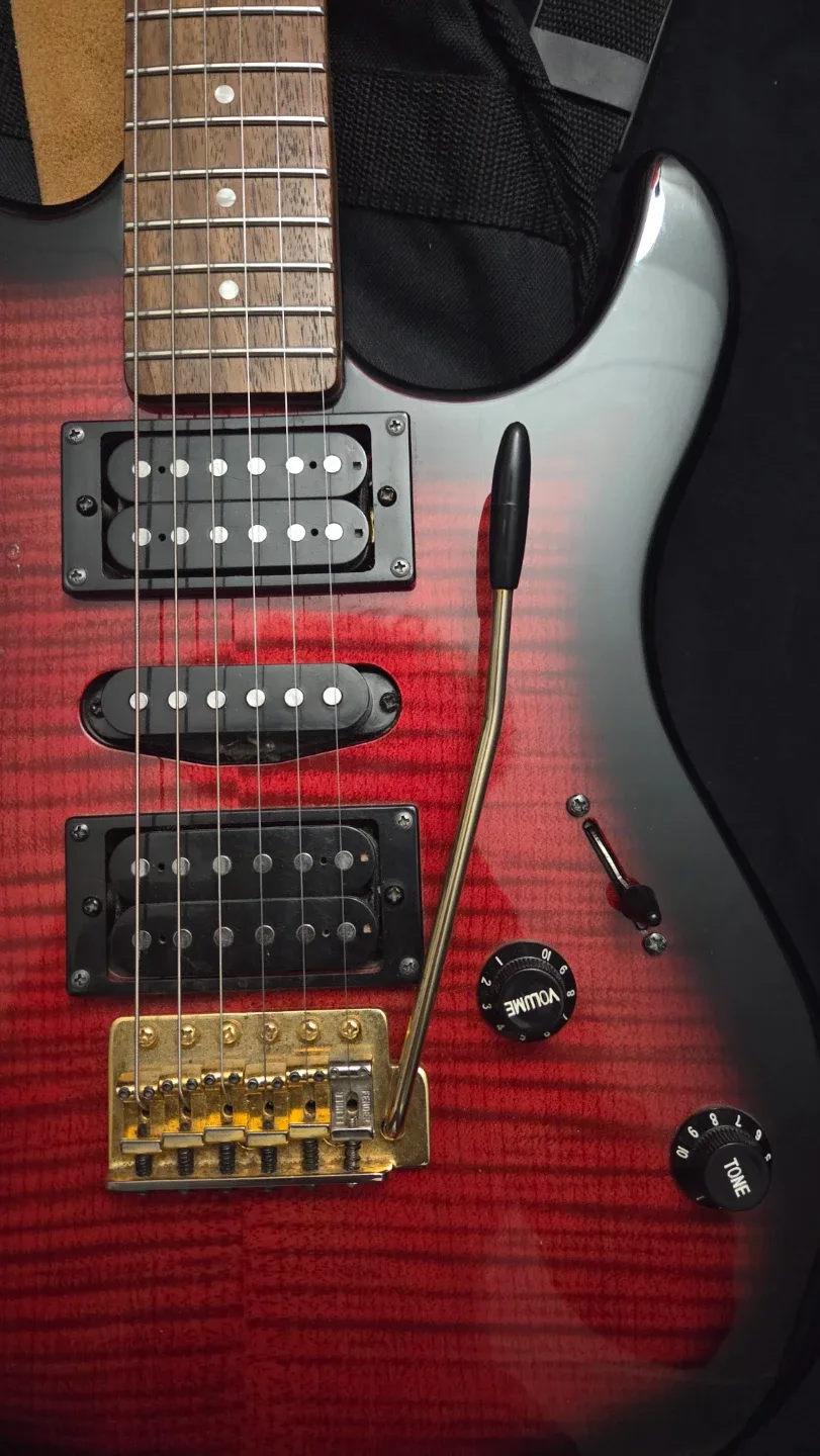 🎸 Electric Guitar + Fender Amp Bundle – Ready to Play! image indicator(3)