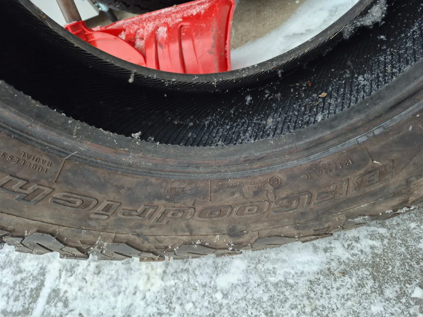 Lt 275/70r17  BFGoodrich All-Terrain T/A Tire image indicator(4)