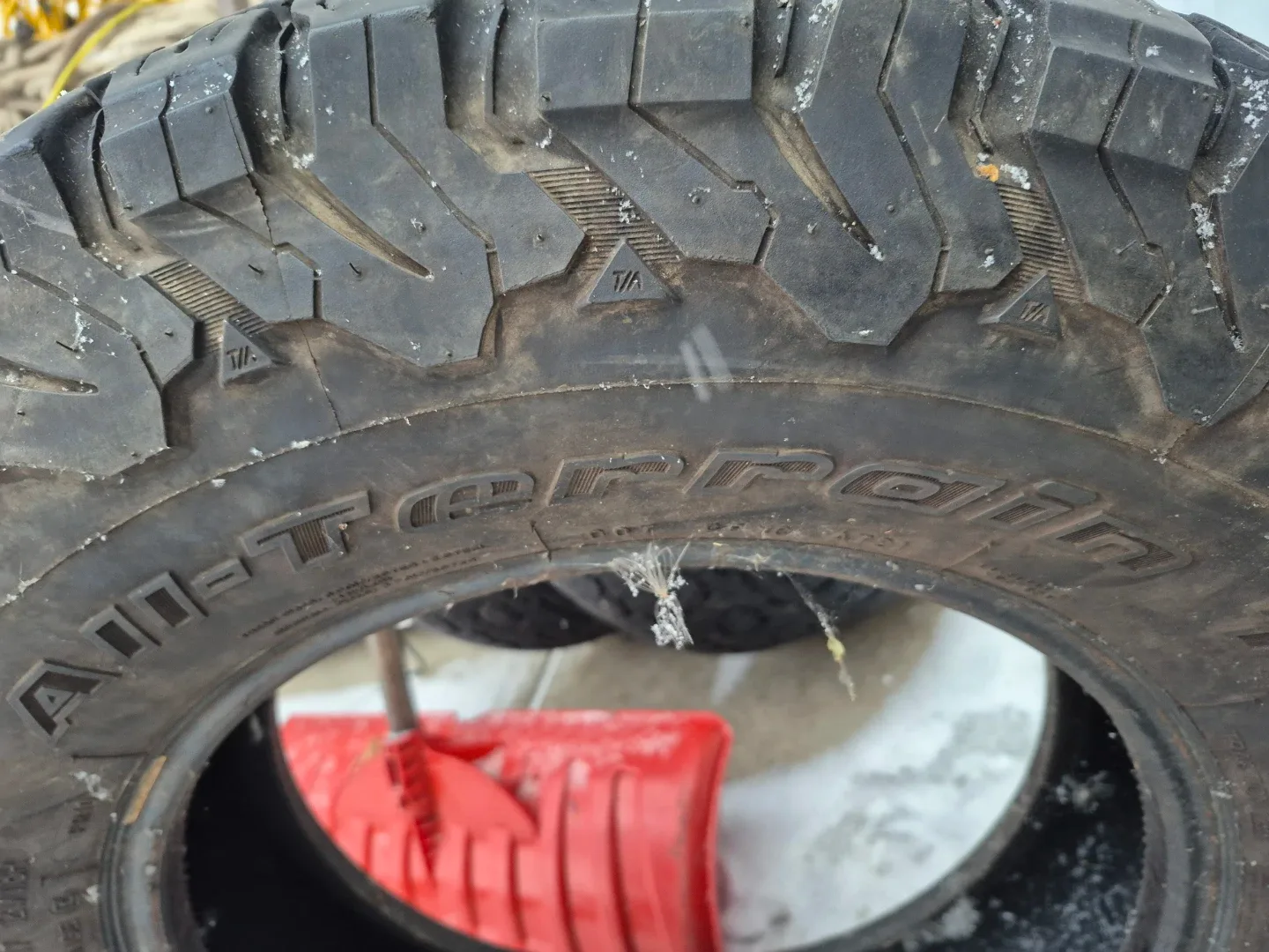 Lt 275/70r17  BFGoodrich All-Terrain T/A Tire image indicator(5)